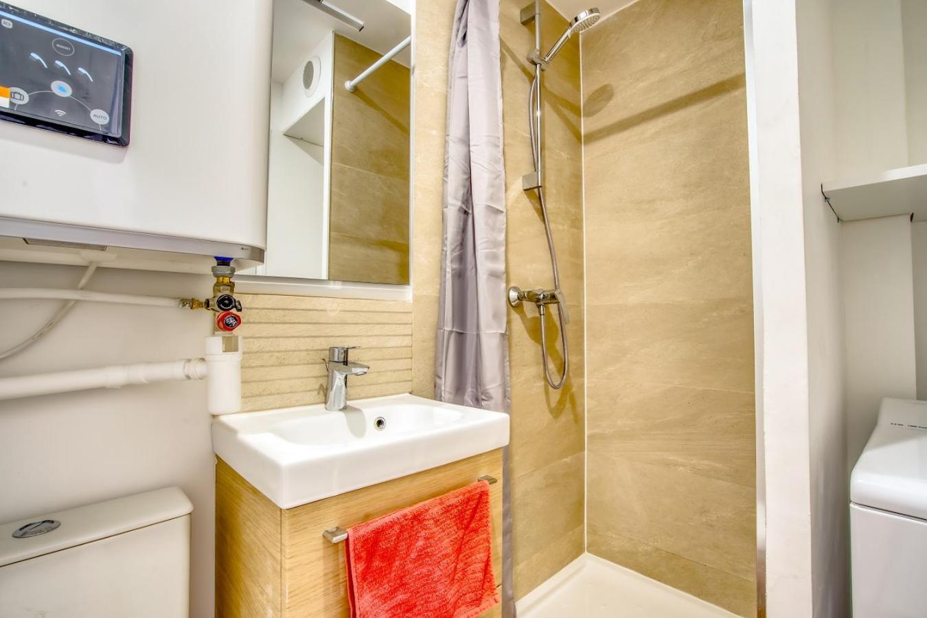 Avec Wifi - Proche Paris & Metro - R6 Apartment Montreuil (Seine-Saint-Denis)